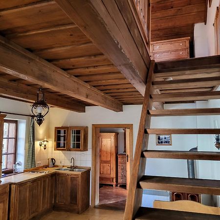 Apartmany Cerveny Dvur Chvalšiny エクステリア 写真