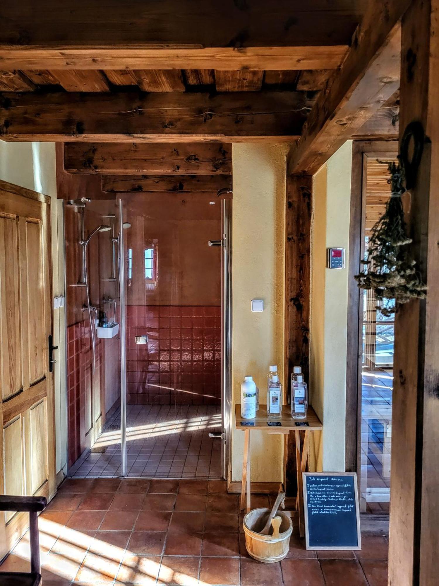 Apartmany Cerveny Dvur Chvalšiny エクステリア 写真