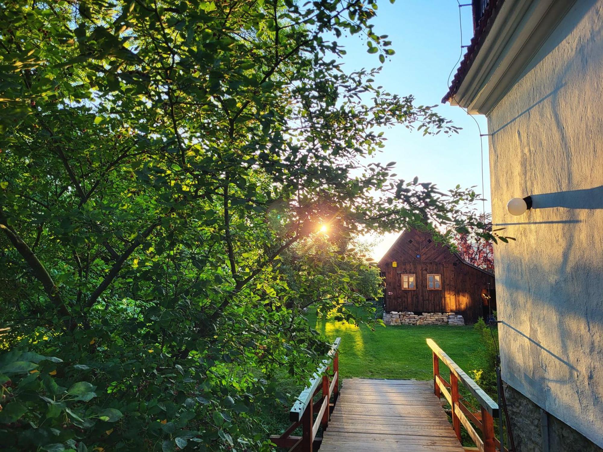 Apartmany Cerveny Dvur Chvalšiny エクステリア 写真
