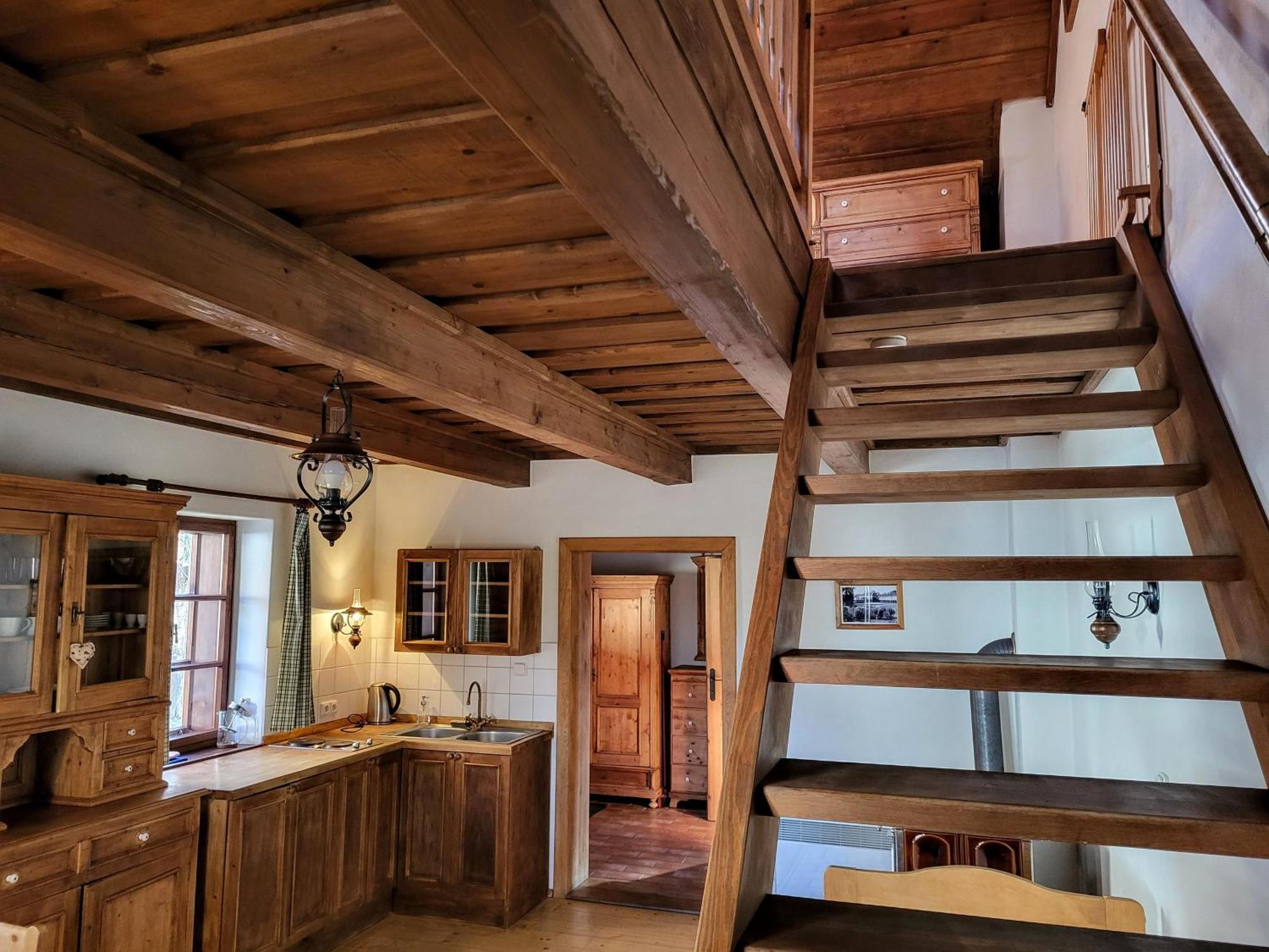 Apartmany Cerveny Dvur Chvalšiny エクステリア 写真