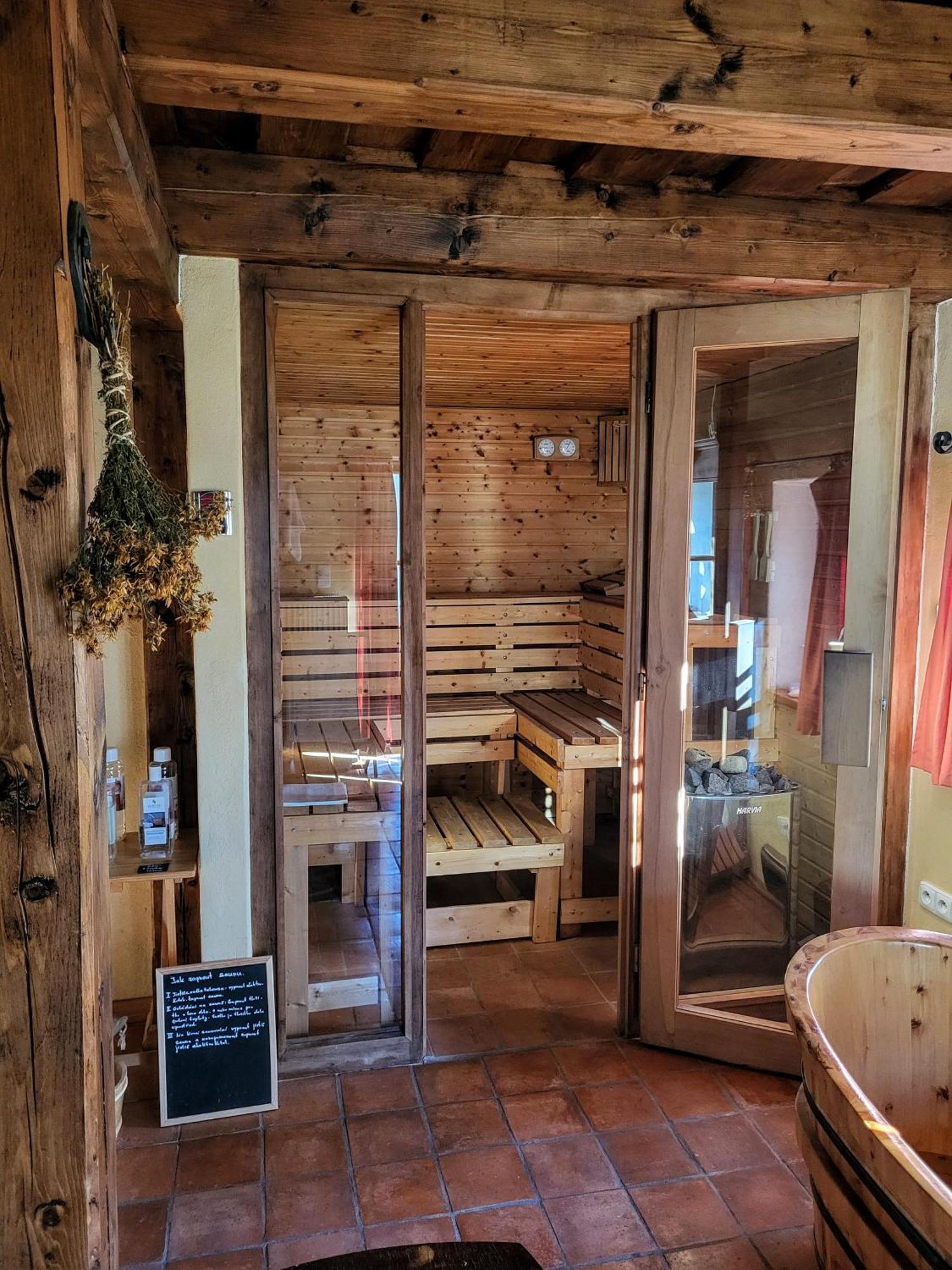 Apartmany Cerveny Dvur Chvalšiny エクステリア 写真
