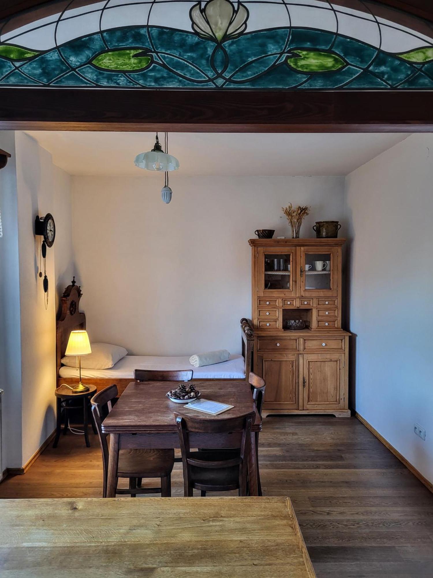 Apartmany Cerveny Dvur Chvalšiny エクステリア 写真
